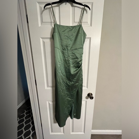 ⚠️Zara Midi Dress⚠️ - Picture 4 of 13